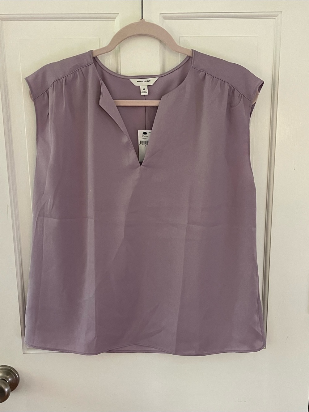 🌟 NWTBanana Republic Lilac Sleeveless Top Size Medium